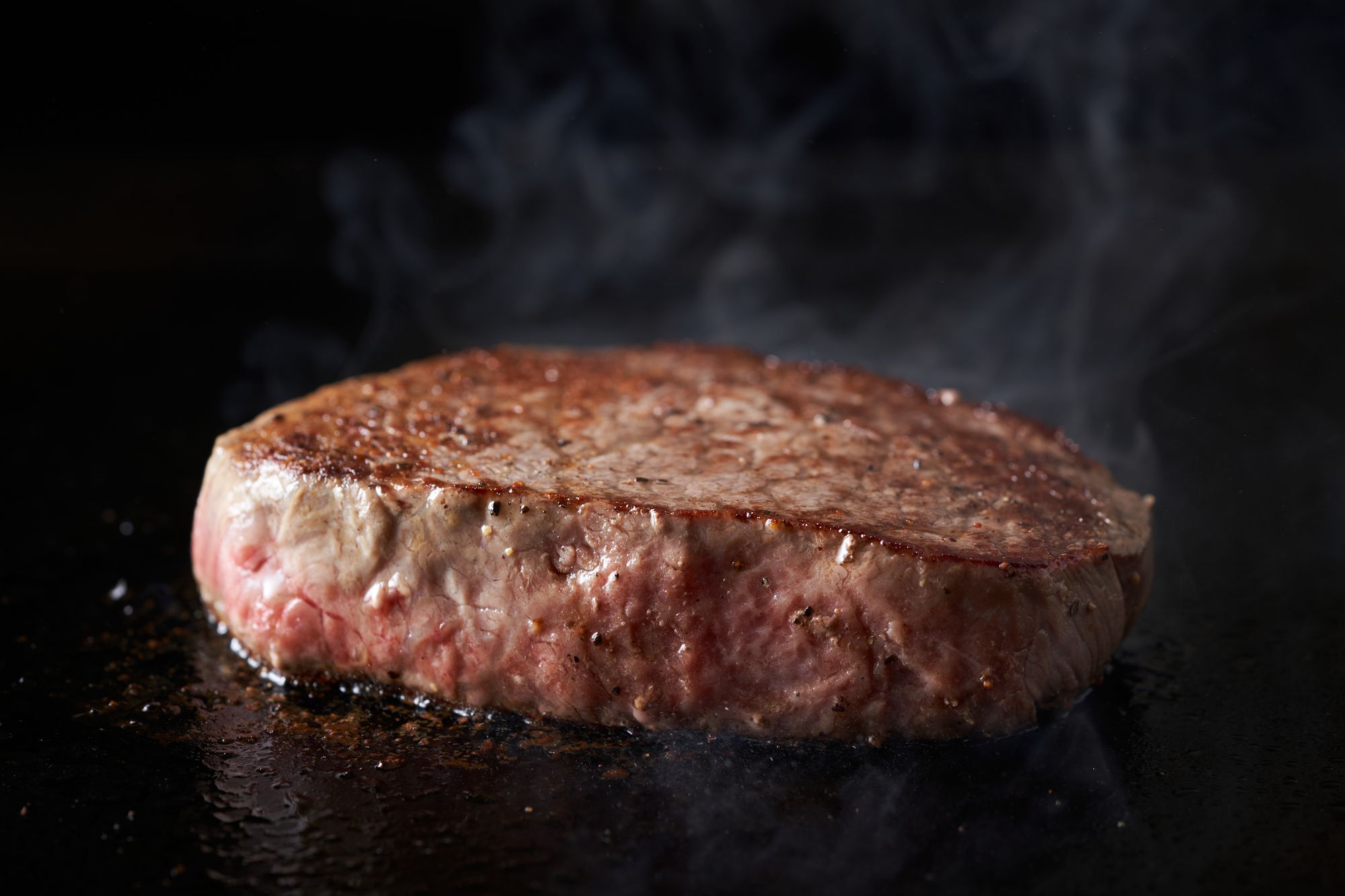 ジューシーな肉を焼くたった一つのポイント