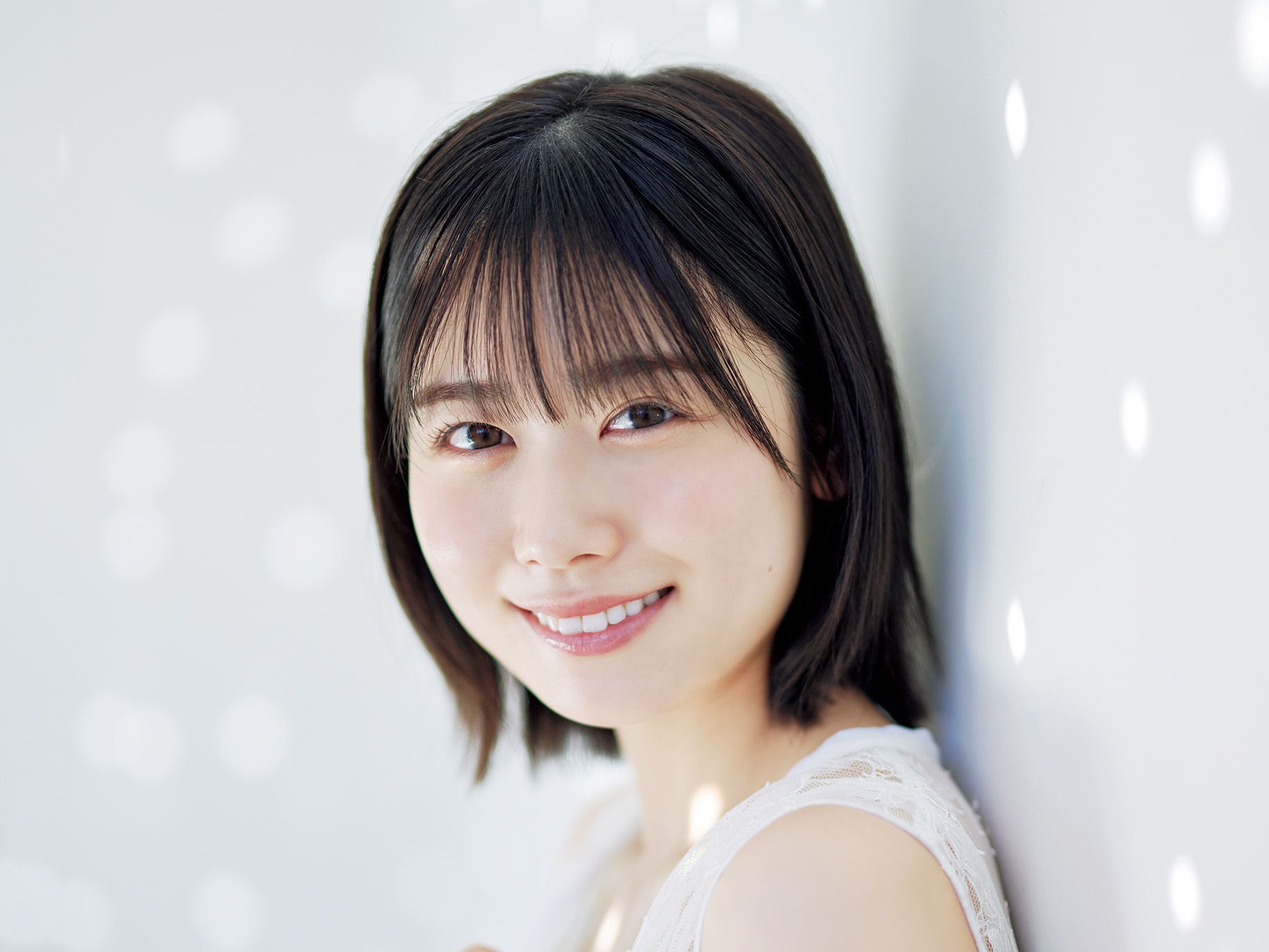 日向坂46・丹生明里が初の単独表紙! 四期生の天使、藤嶌&渡辺もソロで登場!