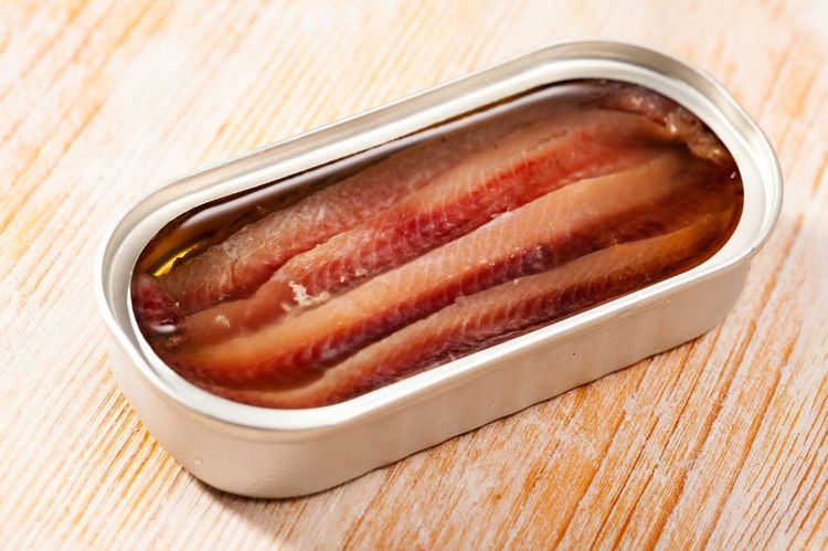 送料込 軽食品 関連 カタクチイワシを塩漬けにしたアンチョビを手軽に