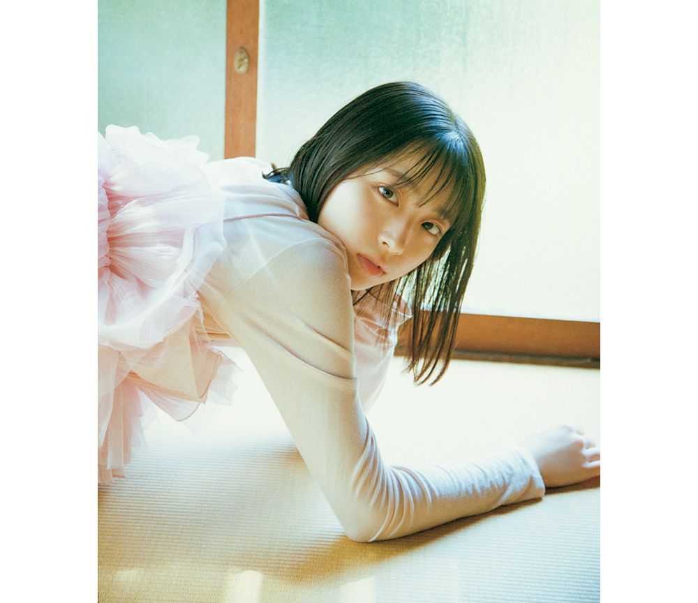 アイドル界に颯爽と現れた新ミューズ、日向坂46大野愛実が表紙巻頭に