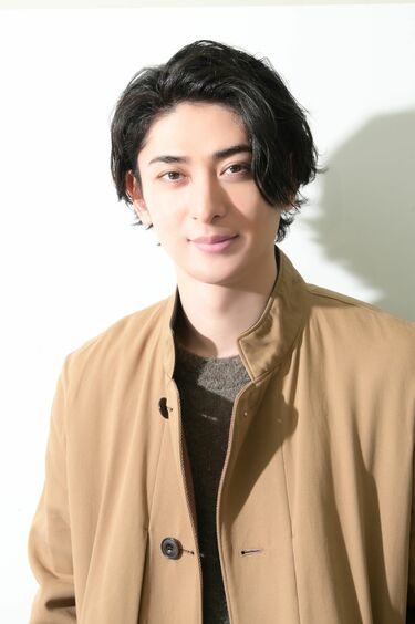 ミュージカル・ドラマ・音楽と八面六臂の活躍をする古川雄大。弱点はトークと自虐!?
