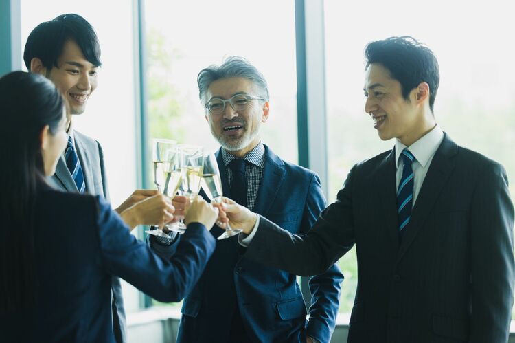 これからの時代でチームワークを高める「飲み会」の4条件とは?