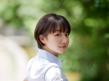 この夏いちばんの話題作で鮮烈ドラマデビュー! 注目の新人女優・藤﨑ゆみあが登場。