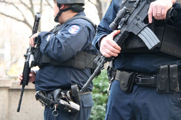 BLM運動の裏側にあるSWATに入れないパトロール警官の問題とは?