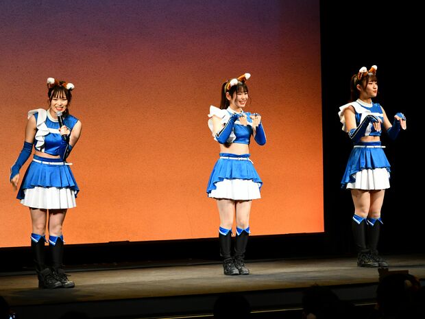 東京のファンと一緒にきつねダンス! 会場限定クリスマスバージョンの振り付けも!?