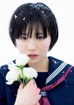 大反響! 女優・竹内詩乃の1st写真集『内緒』 が待望の電子版に!