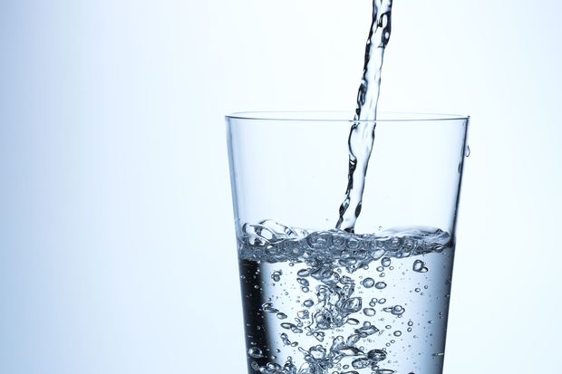 朝はコップ1杯の水から!2週間で変わる腸活ダイエット
