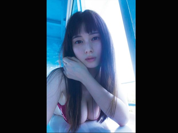 大久保桜子が待望の2nd写真集『sol』を発売! 透明感のある肌と美ボディを大胆露出!!
