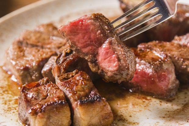 老化にも影響! 腸に負担を与える「肉食」のリスク