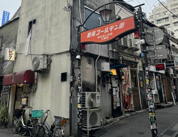 ゴールデン街の老舗「シャドゥ」「 珍呑」が年中無休24時間営業する理由