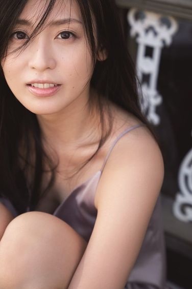 本仮屋ユイカ 写真集『CANTIK』2月14日発売!