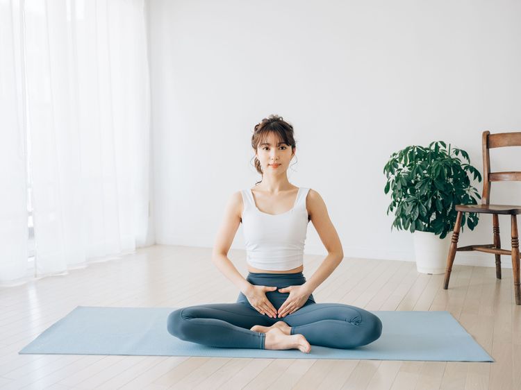自粛疲れに効果的 美人ヨガインストラクターが教える メンズヨガ 入門編 ニフティニュース