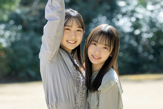 仲の良さはまるで姉妹! 日向坂46・四期生の藤嶌果歩と渡辺莉奈が可憐な姿を見せる!