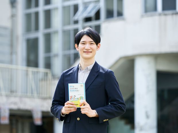 鑑定実績8万人!話題の占術家の著書『暮れの酉の繊細な人のための鳳凰数術占い』とは?