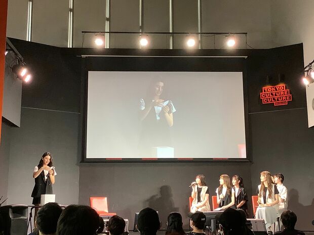 ガールズユニット「821」(ハニー) 初の単独トーク&ライブで感涙!