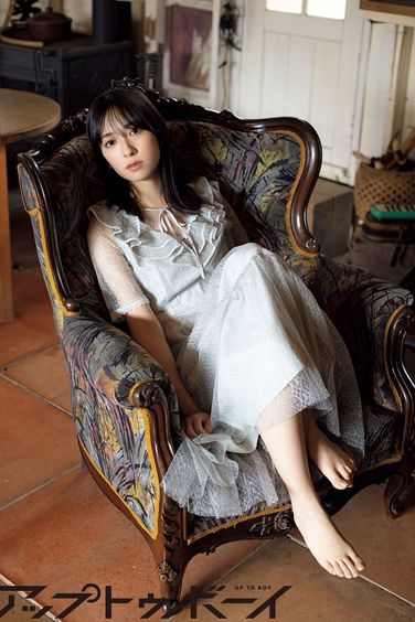 日向坂46・金村美玖×丹生明里“にぶみく”コンビ初表紙!絵本の中のような世界観で…