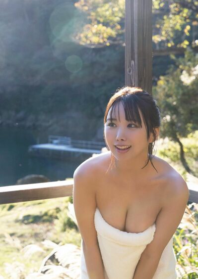 癒し系グラドルの日向葵衣 デジタル限定写真集を2冊同時発売!