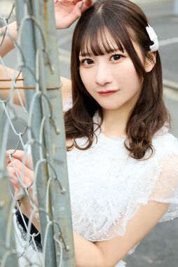 ▲夢実あすか(ゆめみ・あすか)　神奈川県出身。２期生。「火星でライブするのが夢！」と言い切る令和ライブアイドル界最大のブッ飛びキャラ。高身長から繰り出すダンスはパワフルかつ優雅さも。